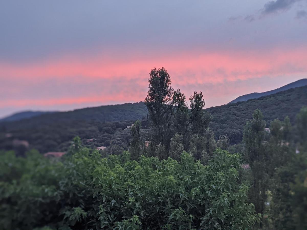 Le Moulin D'Arcas. Bed & Breakfast Premian ภายนอก รูปภาพ